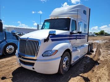 Main image International LT625